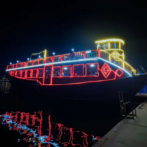 التنقل إلى Zabeel Dhow Cruise in Water Canal