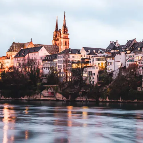 Переход к Swiss Freedom: Basel Escape with Self-Drive Car