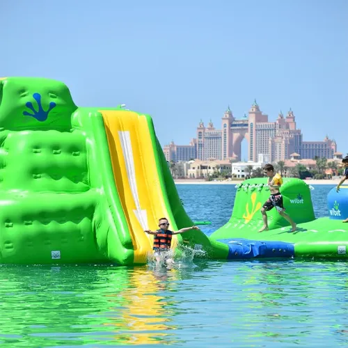 التنقل إلى Palm Jumeirah Splish Splash Inflatable Park