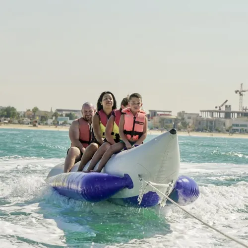 التنقل إلى Dubai Luxury Banana Ride