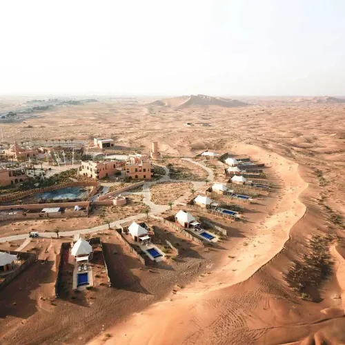 Переход к Al Badayer Retreat
