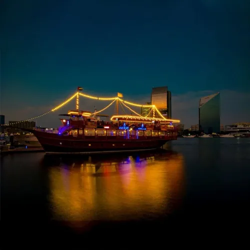 التنقل إلى A traditional Dhow in Al Seef