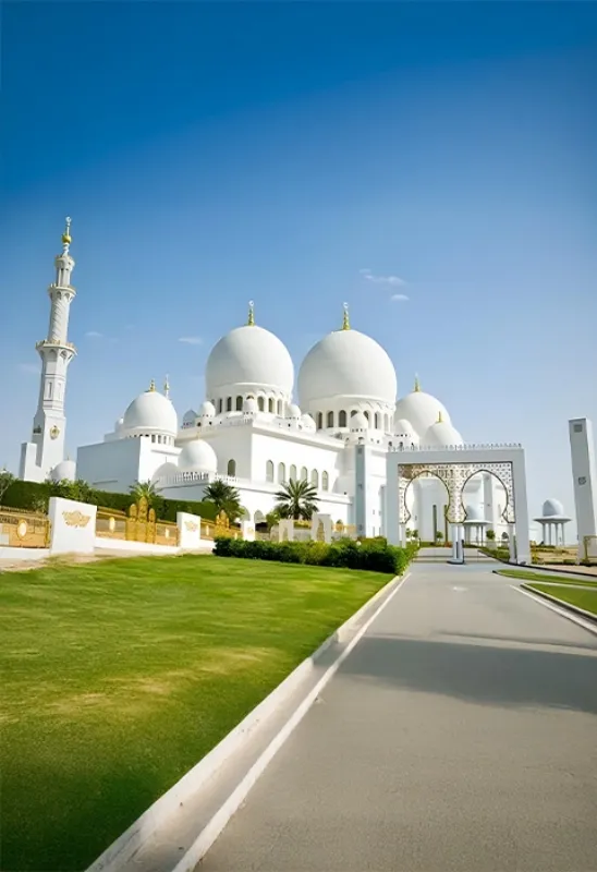 Abu Dhabi Aladdin Adventure with Mosque, Palaces & Markets – Guided Tour from Dubai