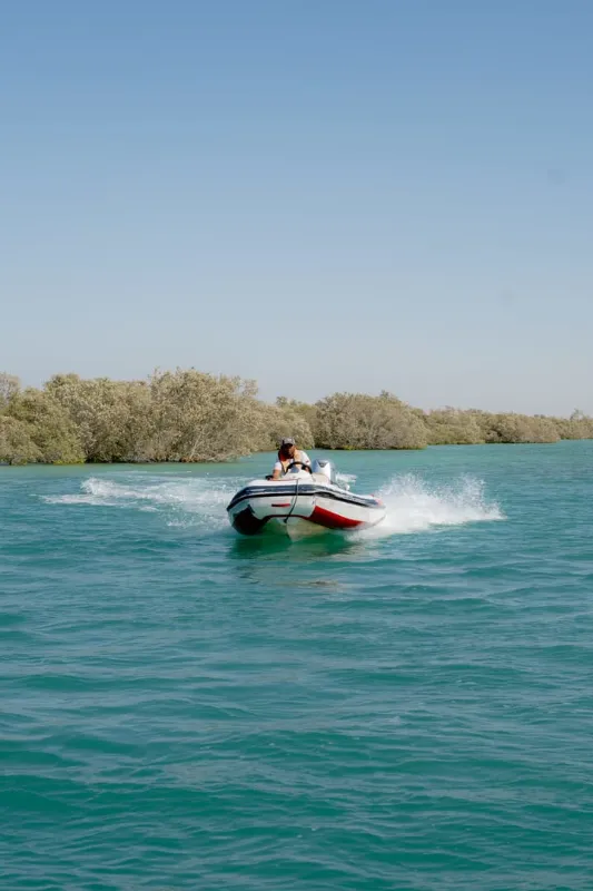 Self-Drive Boat by Rhinos Abu Dhabi