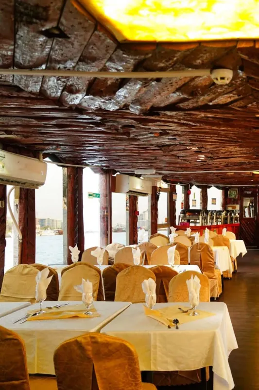Traditional Dinner Cruise in Marina Cruise