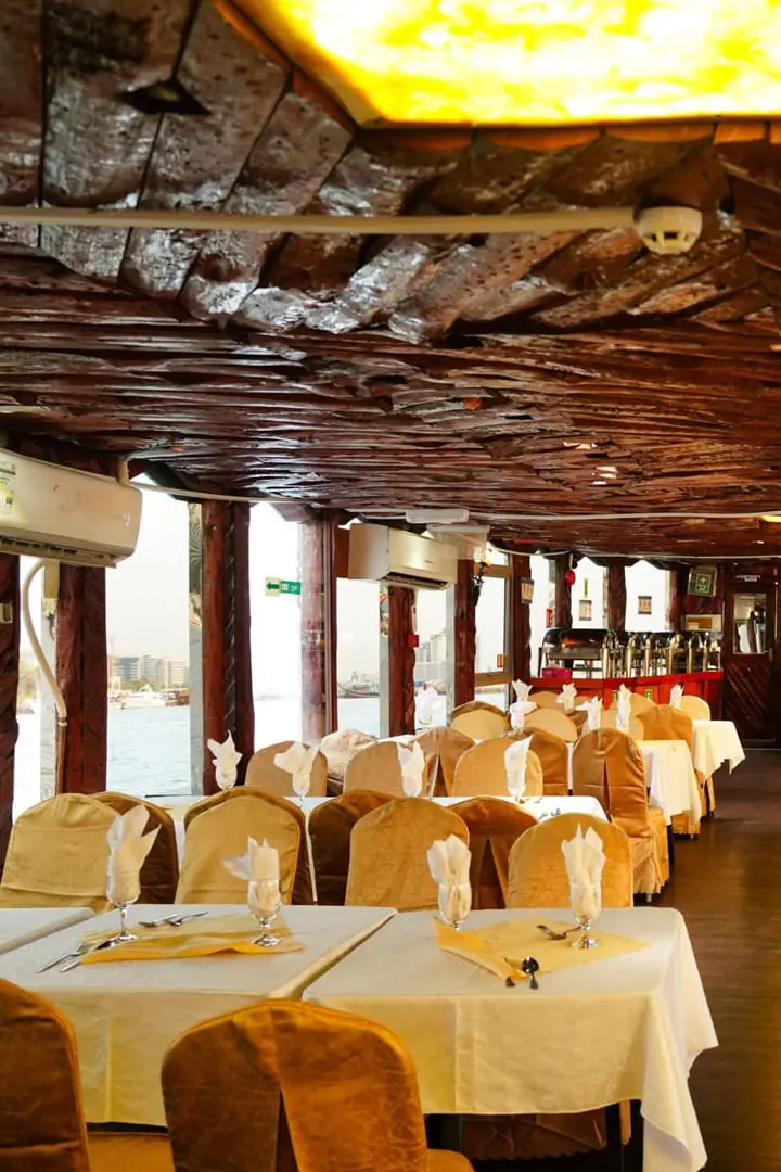 Traditional Dinner Cruise in Marina Cruise