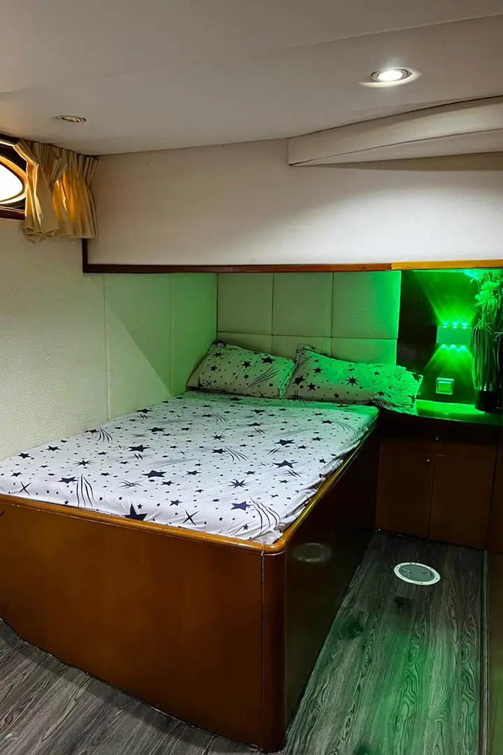 Aurora Sky 80ft Yacht