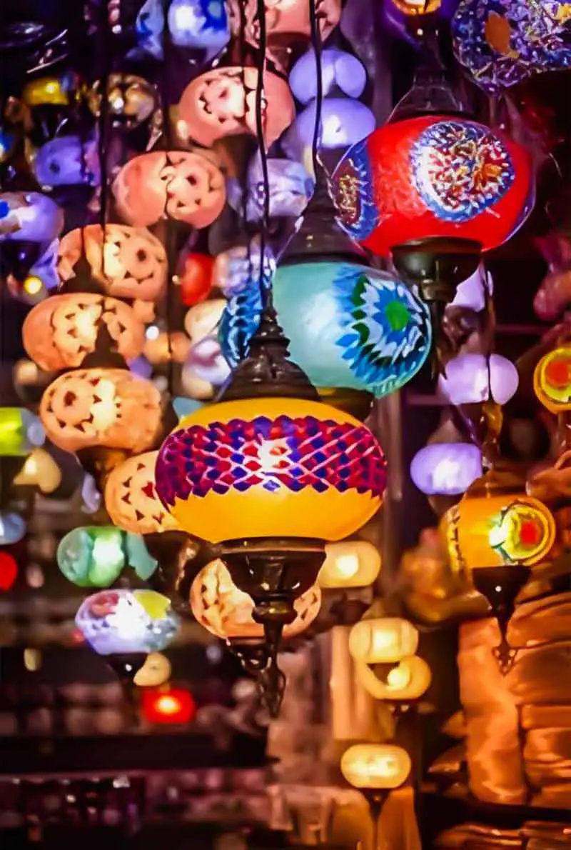 Dubai Old City Heritage Tour: Souks, Traditional Abra Boat & Authentic Food Tasting Experience