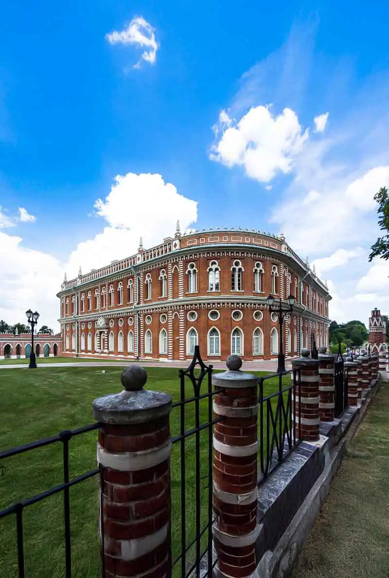 Explore Moscow with Flights & Premium Hotel