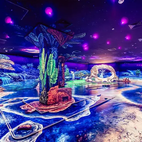 Navigating to the 3D Blacklight Minigolf Dubai