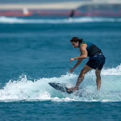 Navigating to the Wake Surfing Dubai