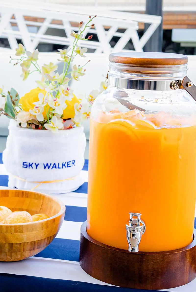 Sharing Dubai luxury Marina Yacht Tour