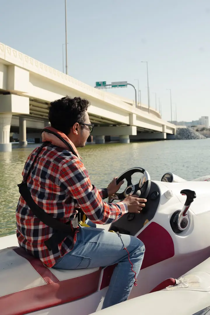 Self-Drive Boat by Rhinos Abu Dhabi
