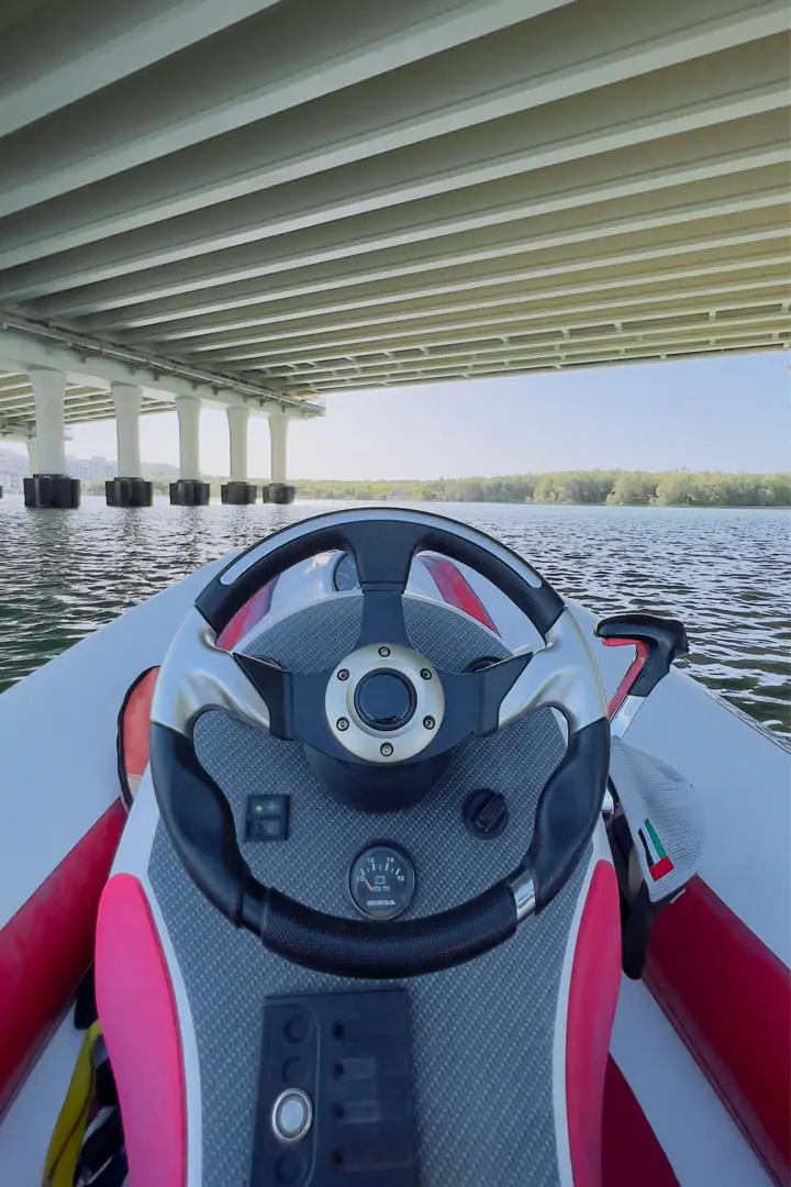 Self-Drive Boat by Rhinos Abu Dhabi