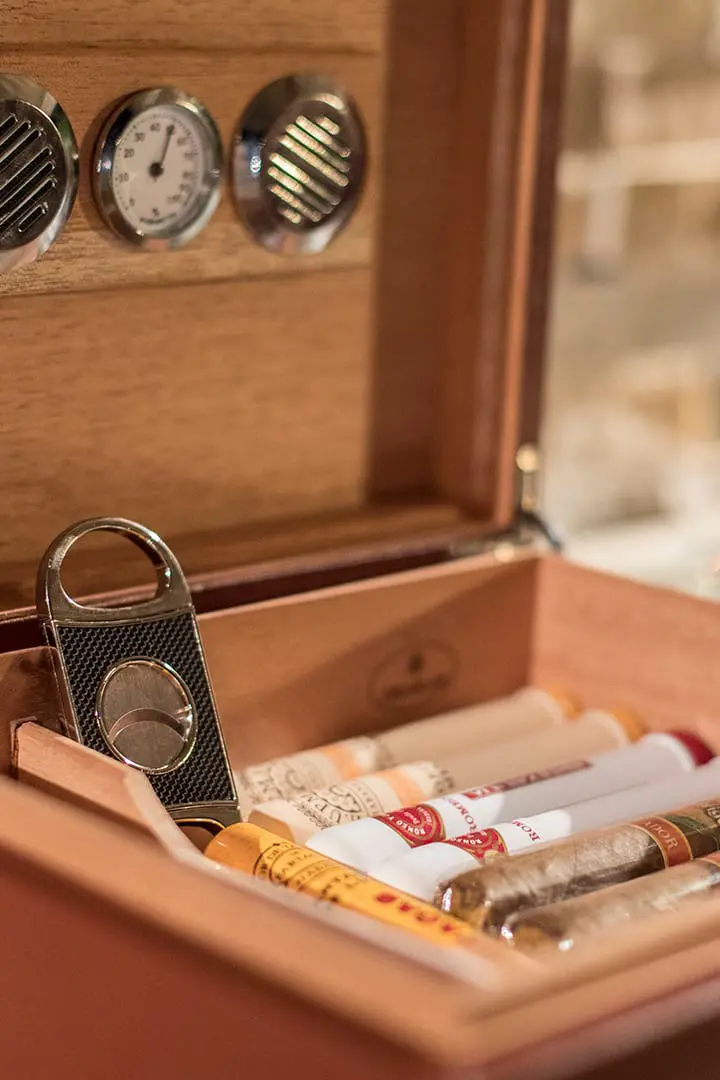 Royal Platinum Experience by Hero