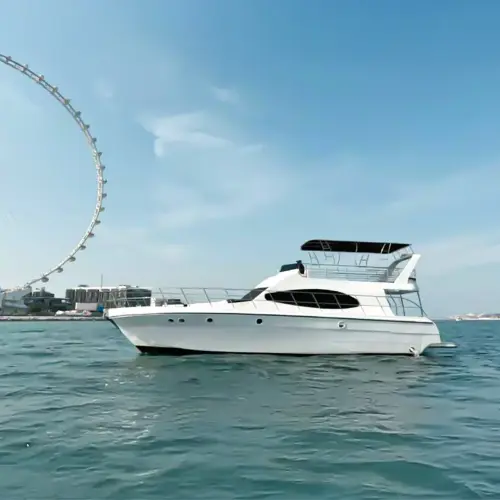 التنقل إلى Dubai Sightseeing Yacht Tour
