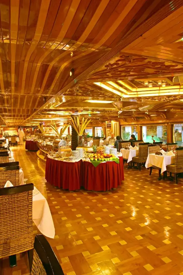 Delightful Dinner in Oberoi Cruise Creek