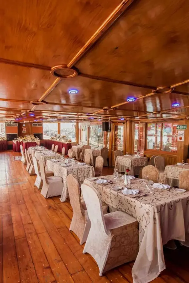 Elegant Dining Set Up in Oberoi Cruise Creek