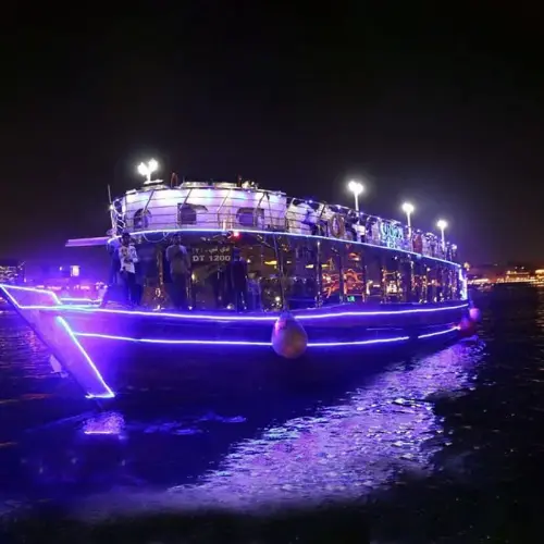 التنقل إلى Shining Shimering Unique Dhow Cruise