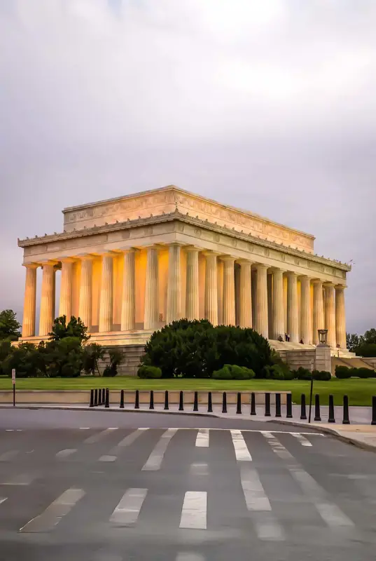 7-Day East Coast Heritage Tour: NYC to Niagara Falls Adventure 2025