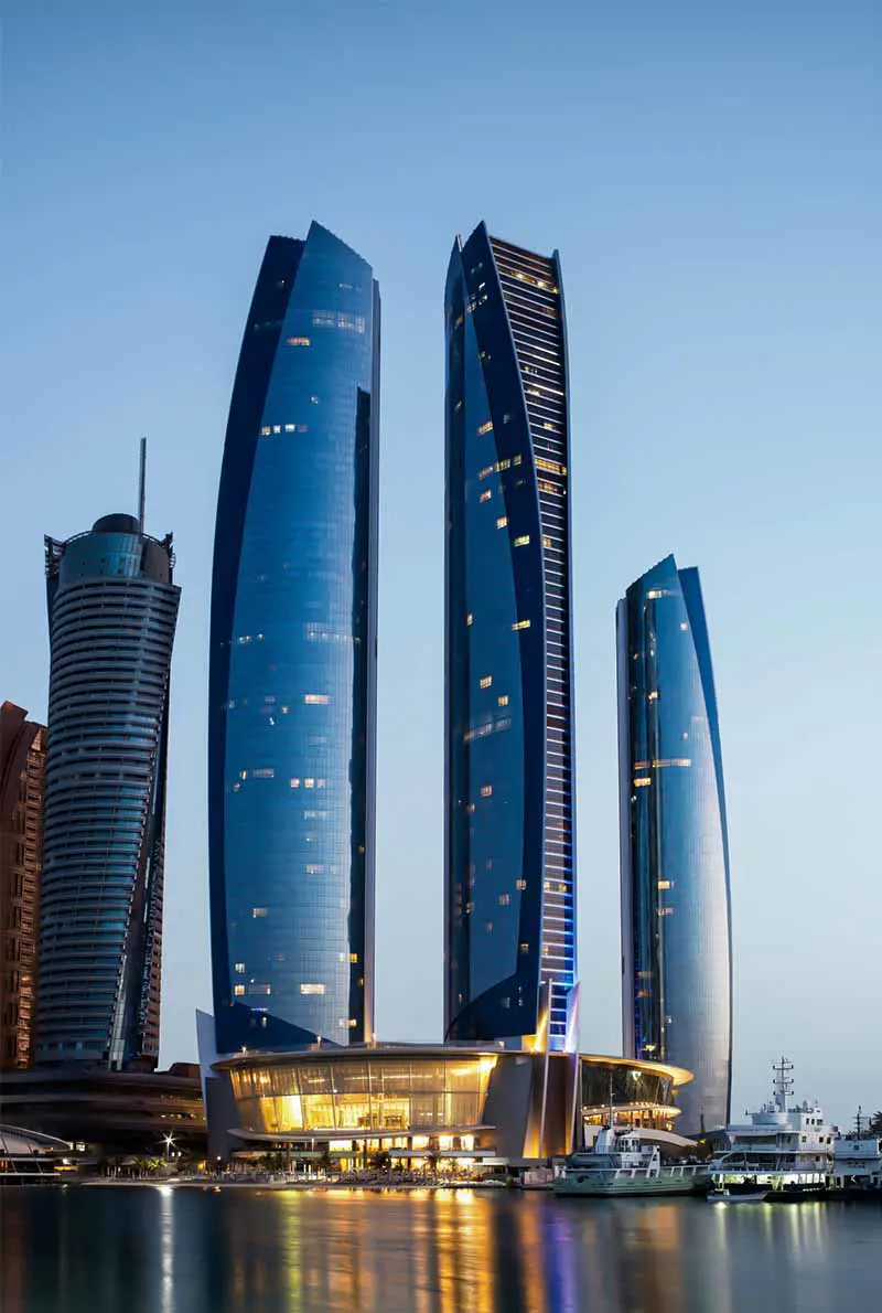 Abu Dhabi Aladdin Adventure with Mosque, Palaces & Markets – Guided Tour from Dubai