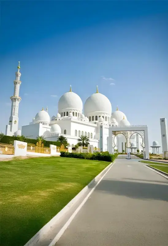 Abu Dhabi Aladdin Adventure with Mosque, Palaces & Markets – Guided Tour from Dubai