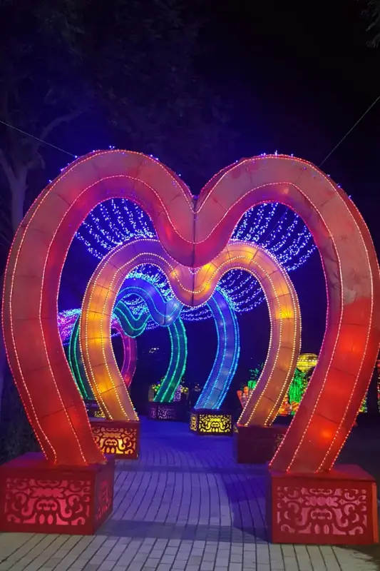 Dubai Garden Glow