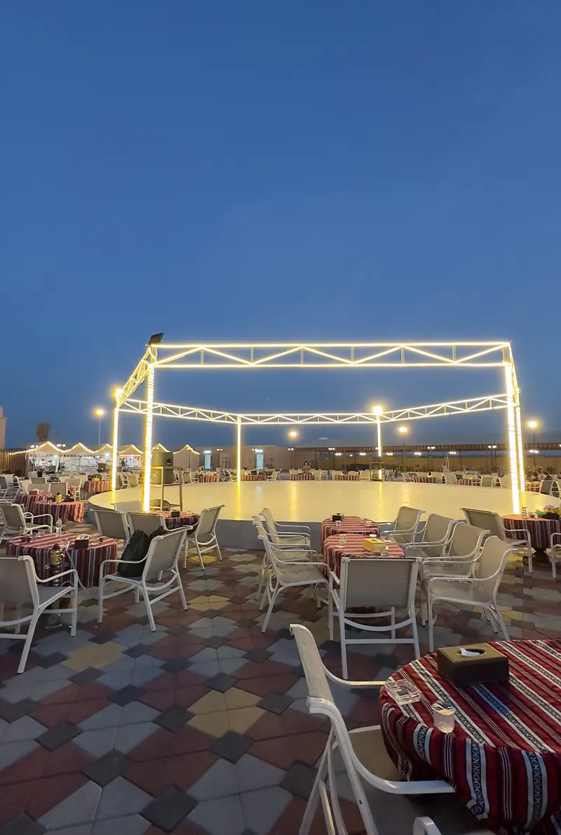 Luxury Dusky Desert Safaris in Total support camp with 4*4 pick up