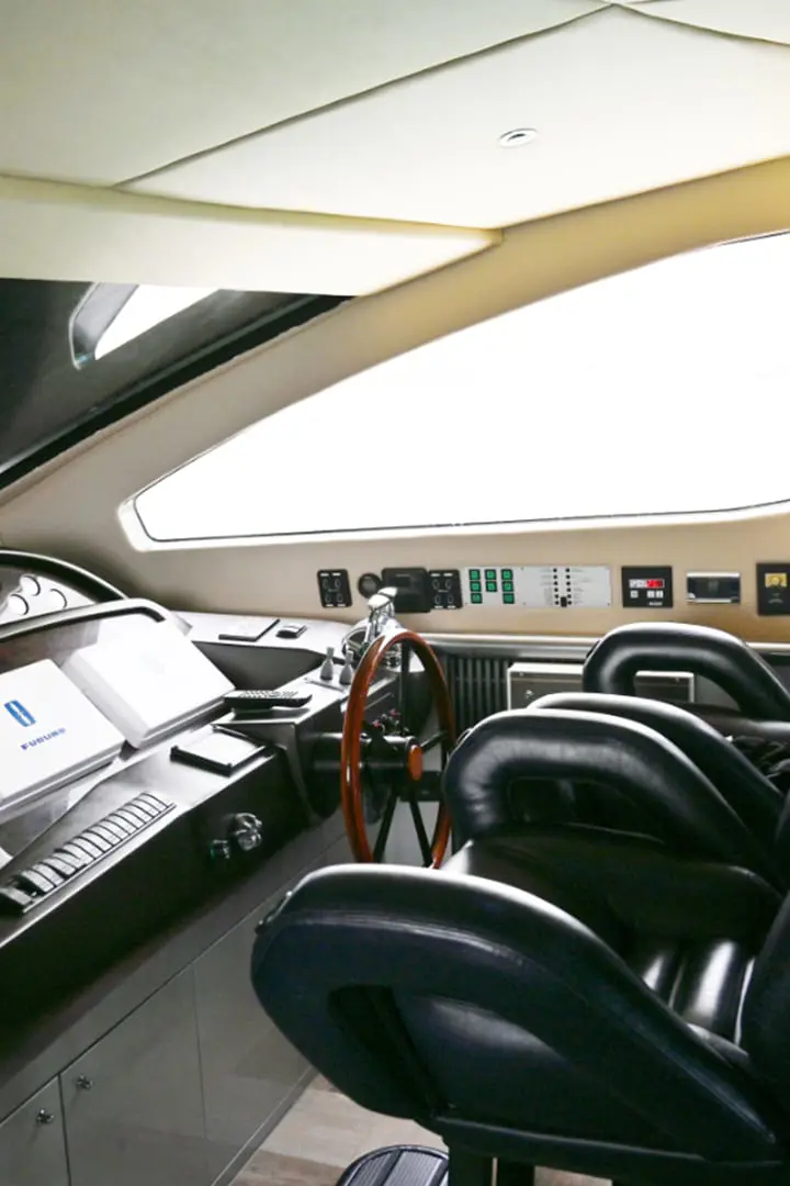 Royal Star Yacht 90ft