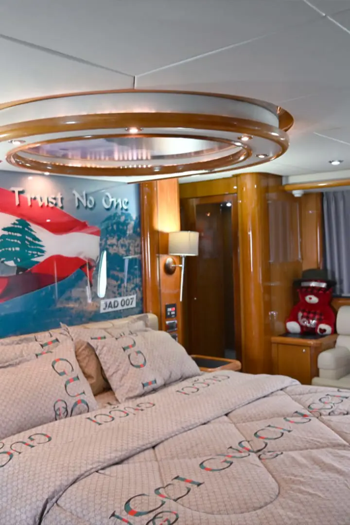 Royal Star Yacht 90ft