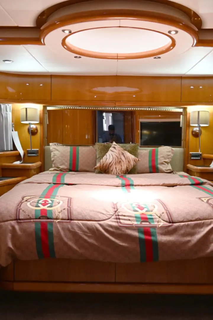 Royal Star Yacht 90ft