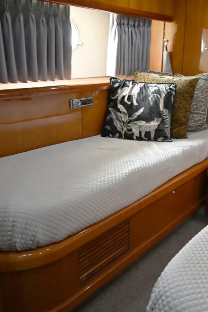 Royal Star Yacht 90ft