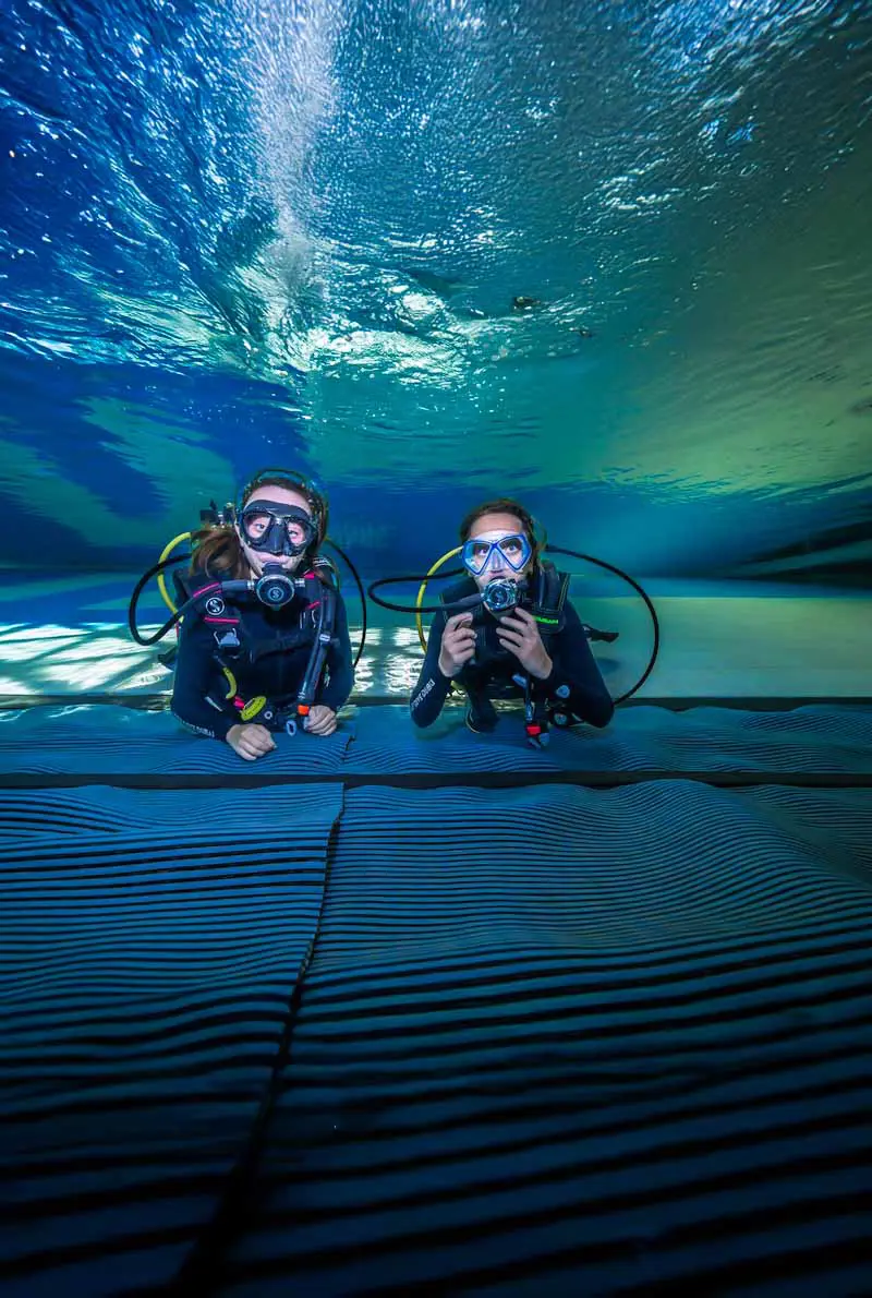 Deep Dive Dubai Scuba Dive Experience