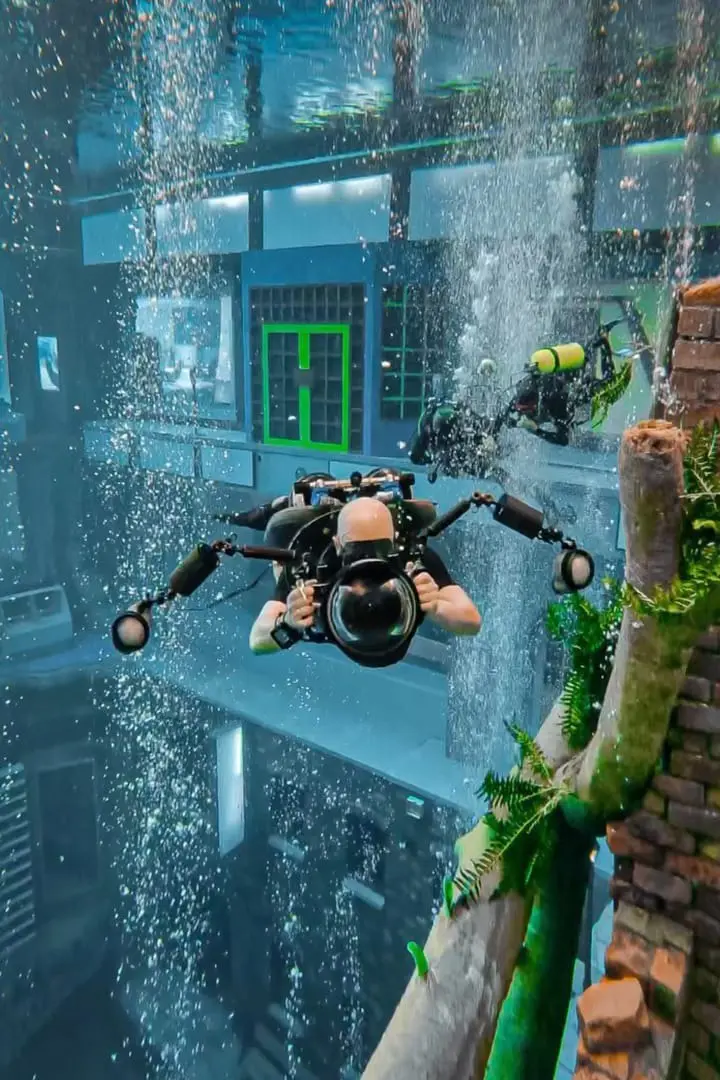 Deep Dive Dubai Scuba Dive Experience