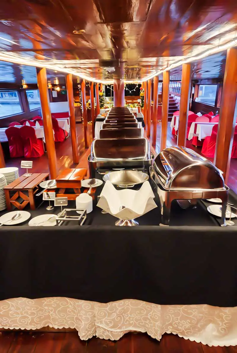 Al Mansour Mega Dhow – Dubai’s Cultural Cruise Reimagined