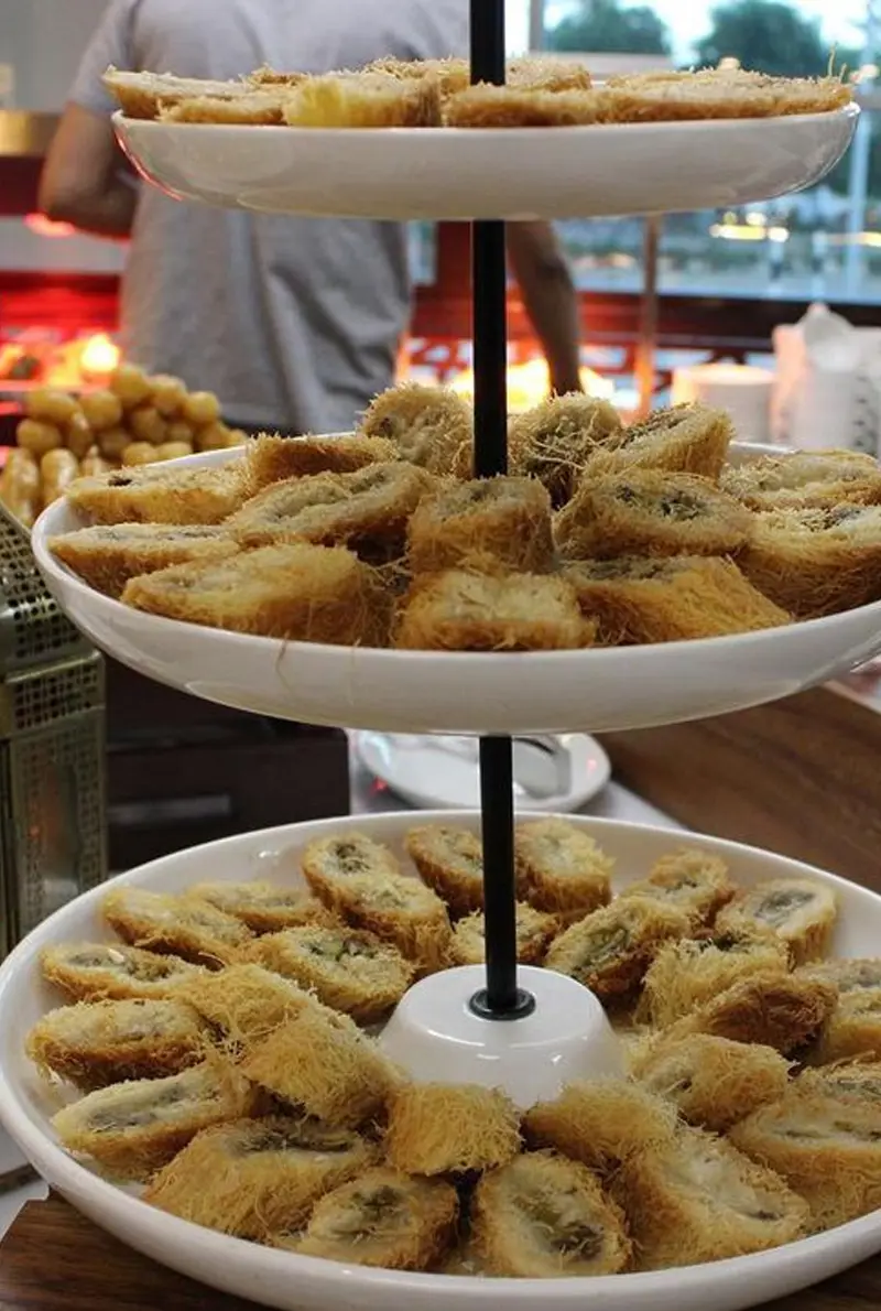 Metropolitan Al Mafraq Hotel