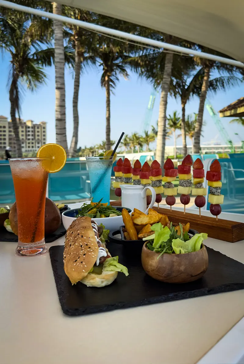 Private Turtle Beach cafe-Pull man resorts