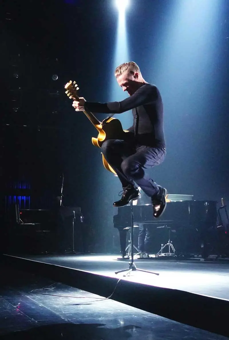 Bryan Adams Live In Abu Dhabi