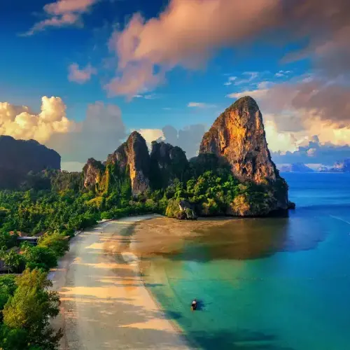 Navigating to the Islands of Krabi - UAE National Day Escape