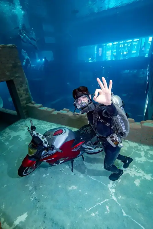 Deep Dive Dubai Sunken City Walk Experience