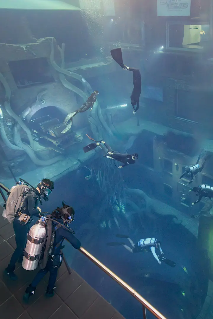 Deep Dive Dubai Sunken City Walk Experience