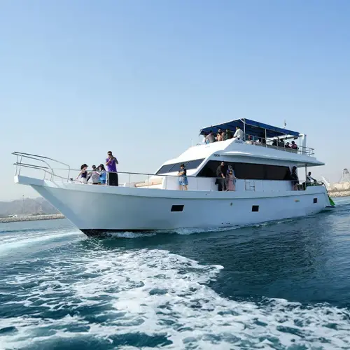 Navigating to the Luxury Dibba Fujeirah Yacht Escape
